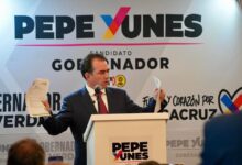 Entrega Pepe Yunes la 3 de 3 a una ong