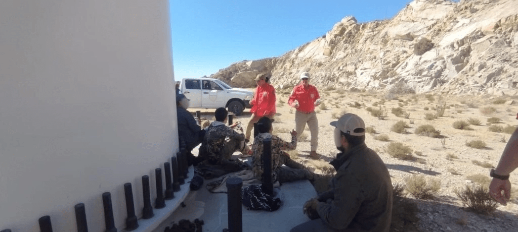 Migrantes mexicanos son abandonados en zona desértica. Foto: La Jornada