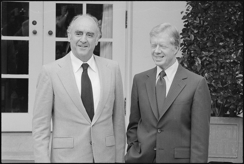 El presidente José López Portillo (izquierda), de México, junto al presidente Jimmy Carter, frente a la Casa Blanca.